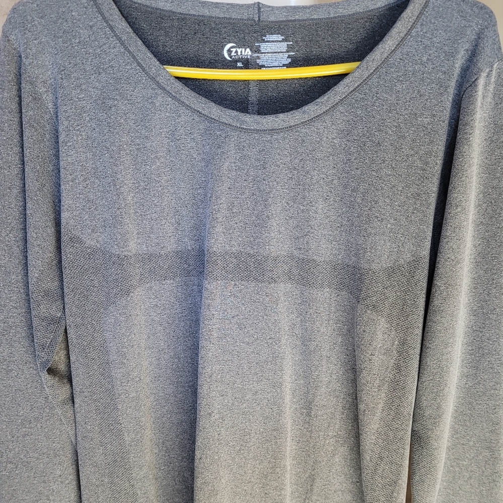 NWOT Zyia performance active long sleeve shirt. Sz XL